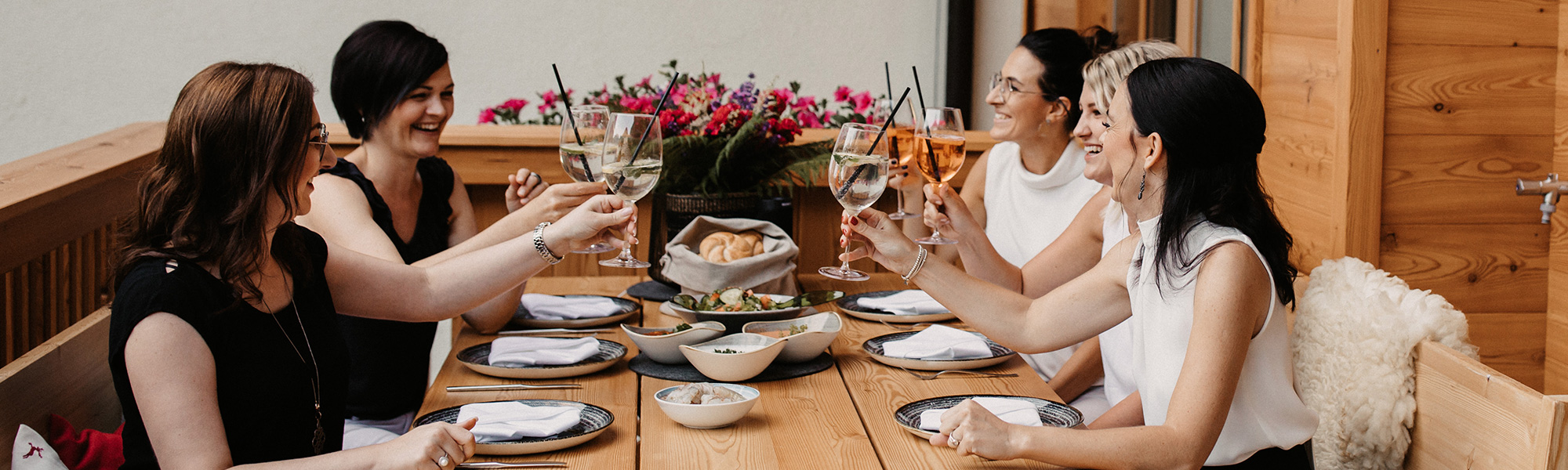 Grillen mit Freunden im Chalet Dorfer © Selina Flasch